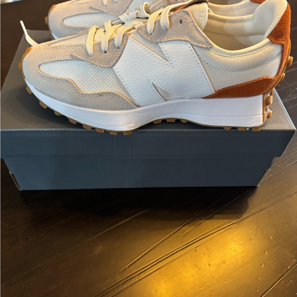 New Balance Cream Sneakers - Picture 2 of 4
